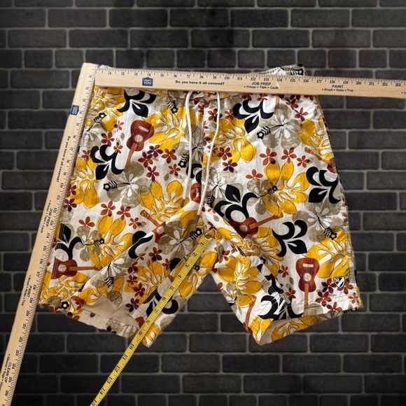 🌴 Daniel Cremieux 38 Colorful Swim Trunks – Size Large – Excellent Condition - Picture 13 of 13